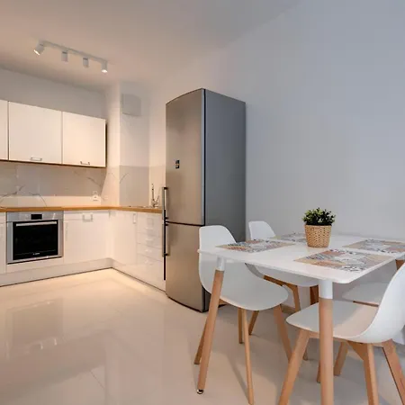 Aquarius & Free Parking 索波特